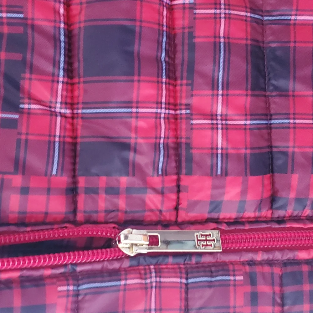 🆕️ Tommy Hilfiger Packable Puff Vest - Picture 4 of 4